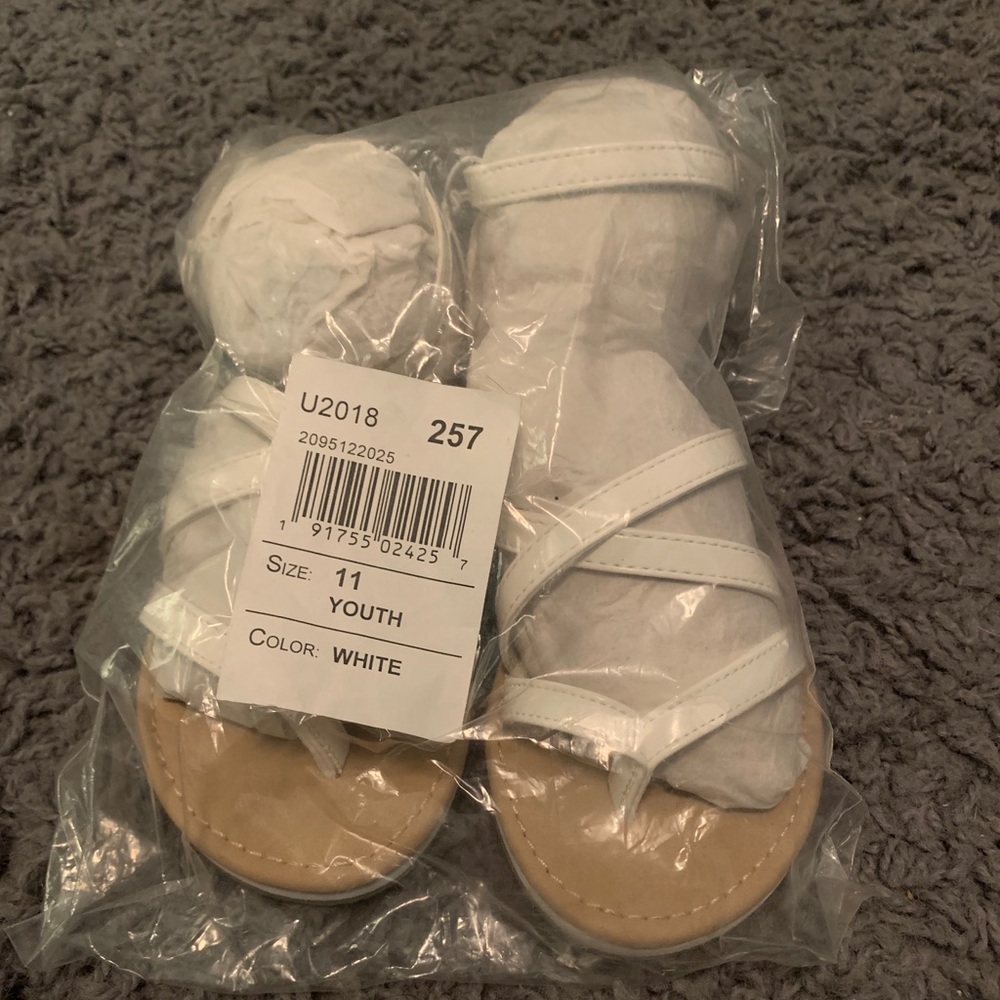 NWT Girls Strappy White Sandals Sz 11